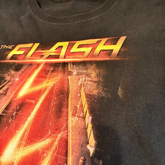 DC Comics The Flash Lighting Bolt TV Series Promo Graphic Tee T-Shirt Size L - Picture 11 of 16